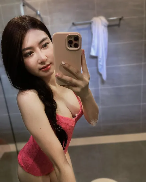 Celine, escort in Dubai โ photo 2