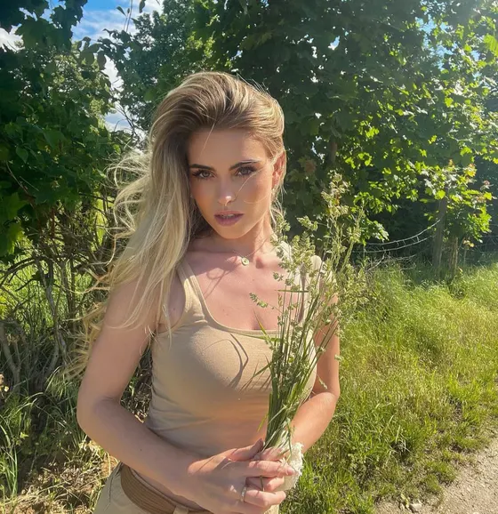 Mia, escort in Dubai โ photo 2