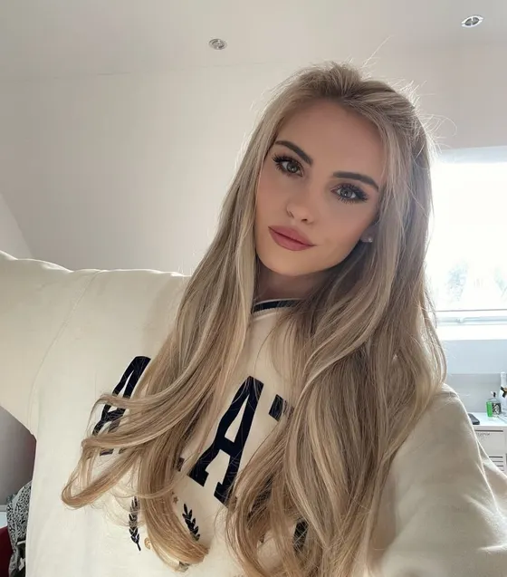 Mia, escort in Dubai โ photo 4