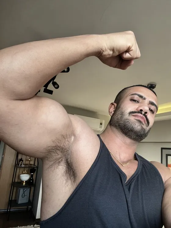 Adrian, male escort in Dubai โ photo 10