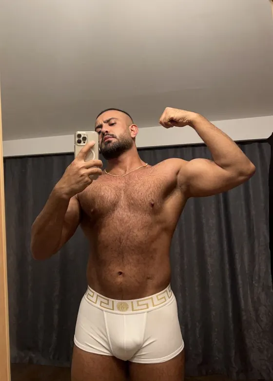 Adrian, male escort in Dubai โ photo 11