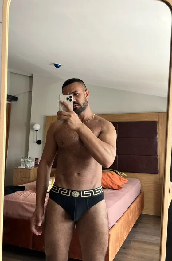 Adrian, male escort in Dubai โ photo 2