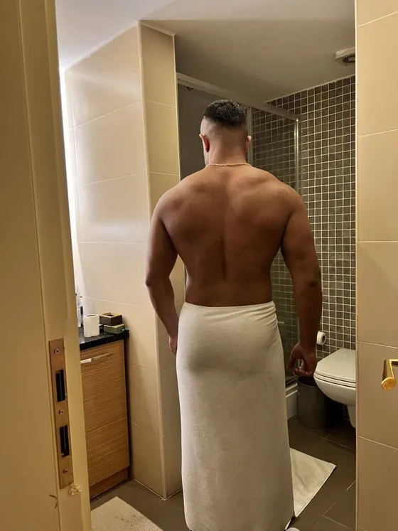 Adrian, male escort in Dubai โ photo 3