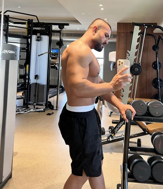 Adrian, male escort in Dubai โ photo 6