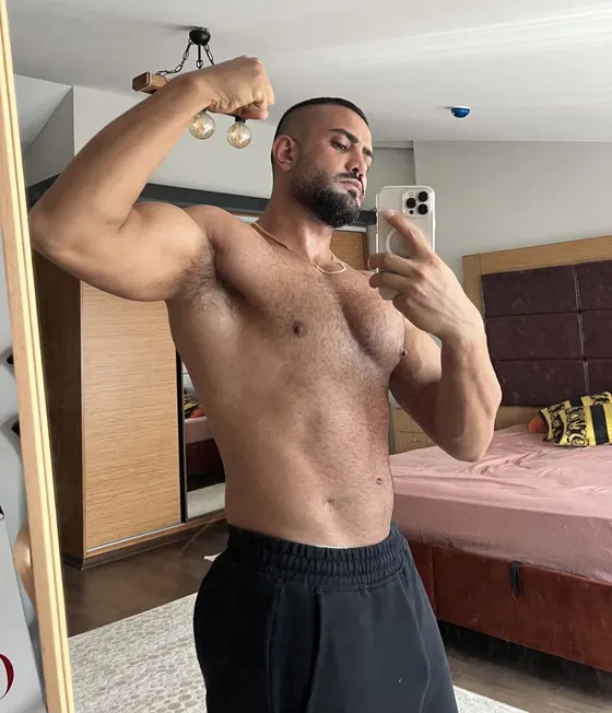 Adrian, male escort in Dubai โ photo 7