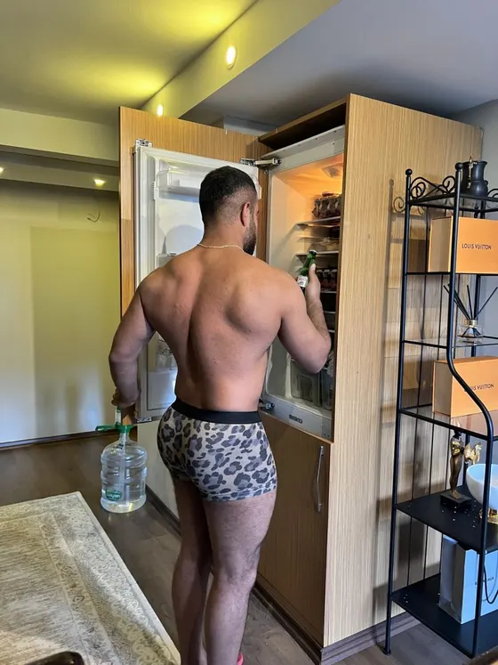 Adrian, male escort in Dubai โ photo 8