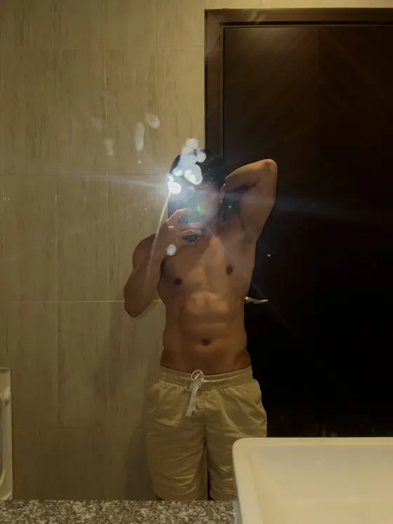 Adrian, Thai male escort in Dubai โ photo 3