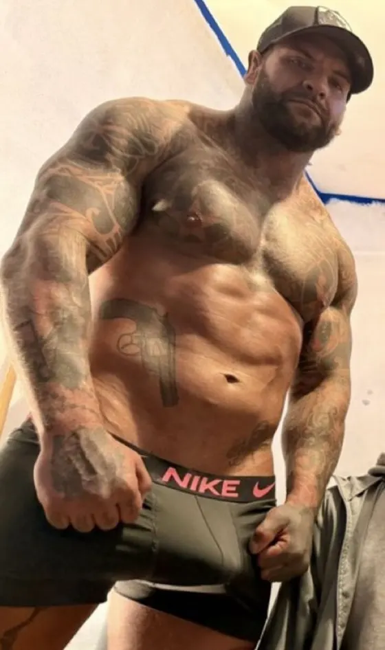 Adrian, Russian male escort in Dubai — photo 10