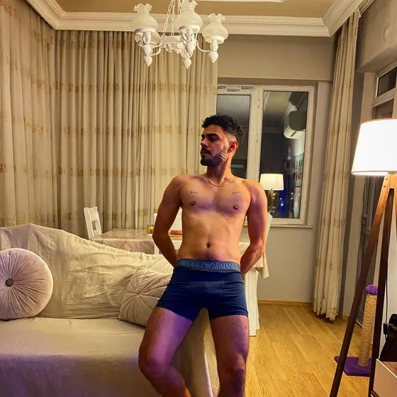Alex, Brazilian male escort in Dubai โ photo 11