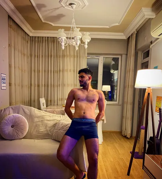 Alex, Brazilian male escort in Dubai โ photo 12