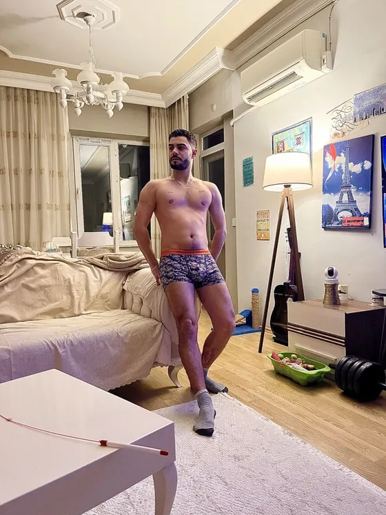 Alex, Brazilian male escort in Dubai โ photo 4