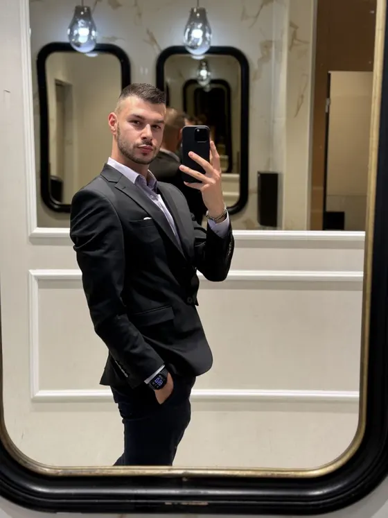 Chris, male escort in Dubai โ photo 2