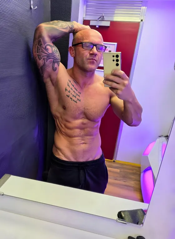 Daniel, male escort in Dubai โ photo 12