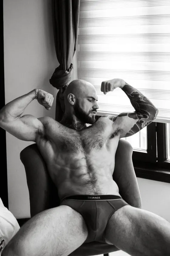 Daniel, Brazilian male escort in Dubai โ photo 15