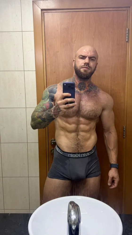 Daniel, Brazilian male escort in Dubai โ photo 4