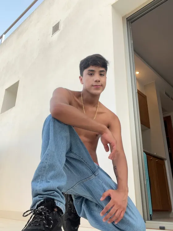 Dima, male escort in Dubai โ photo 13