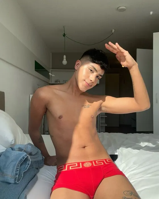 Dima, male escort in Dubai โ photo 2