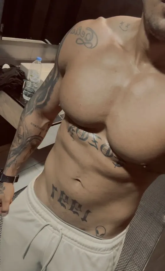 Dorian, male escort in Dubai โ photo 7