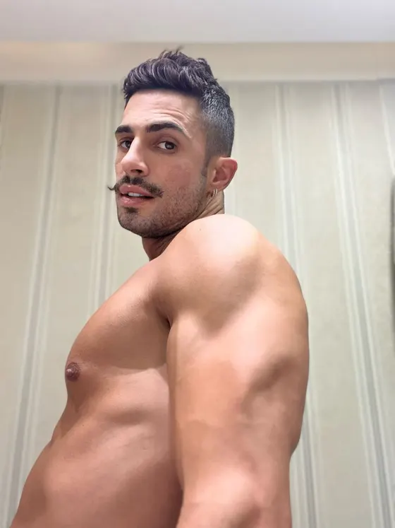 Dorian, Brazilian male escort in Dubai โ photo 10