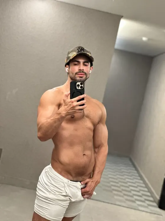 Dorian, Brazilian male escort in Dubai โ photo 17