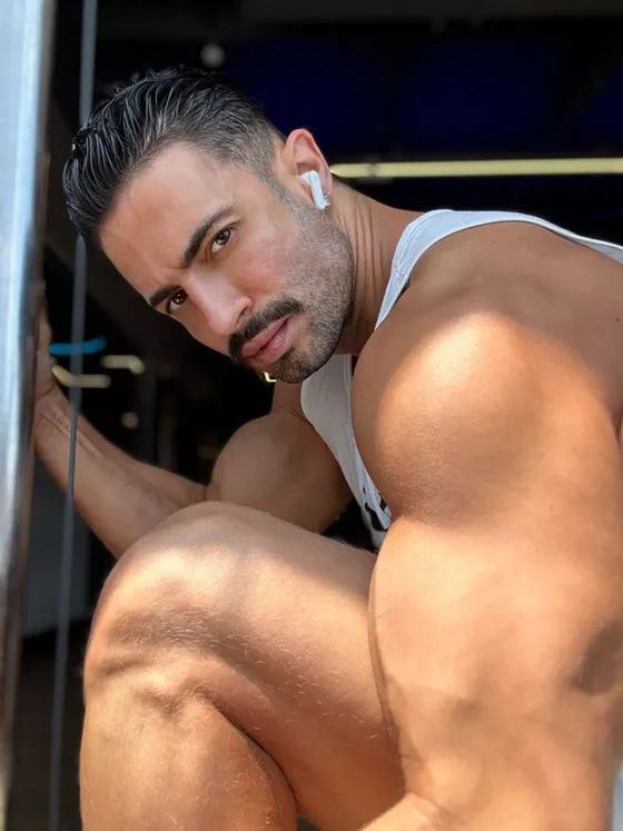 Dorian, Brazilian male escort in Dubai โ photo 9