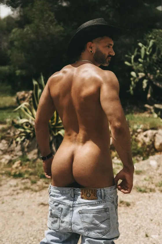 Dorian, male escort in Dubai — photo 9