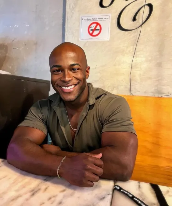 Enzo, Ebony male escort in Dubai โ photo 2