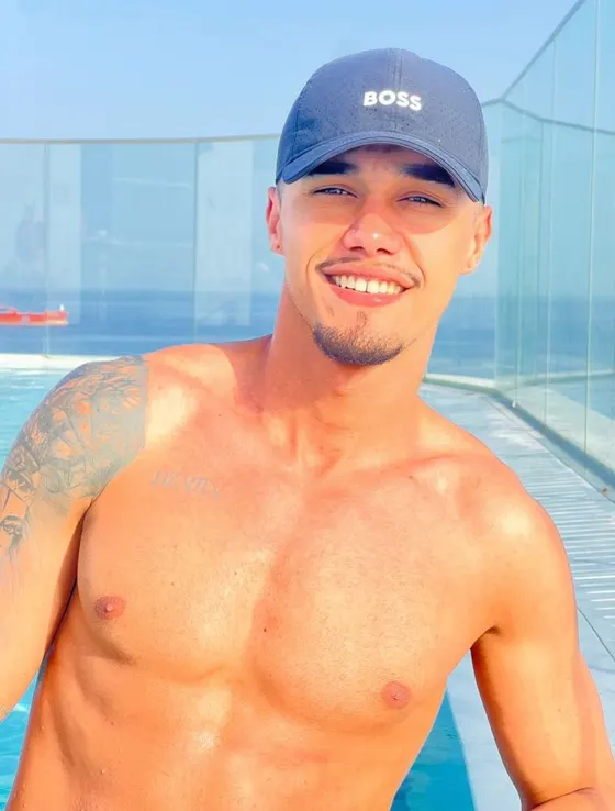 Erik, male escort in Dubai โ photo 15
