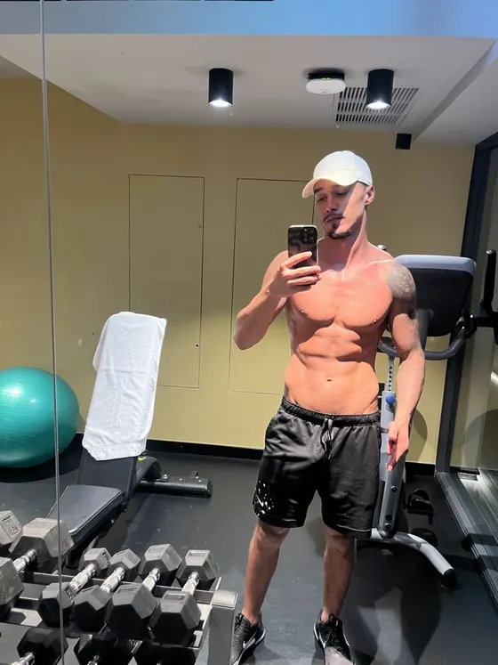 Erik, male escort in Dubai โ photo 17