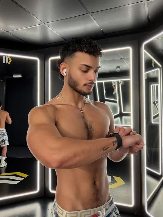 Finn, male escort in Dubai โ photo 5