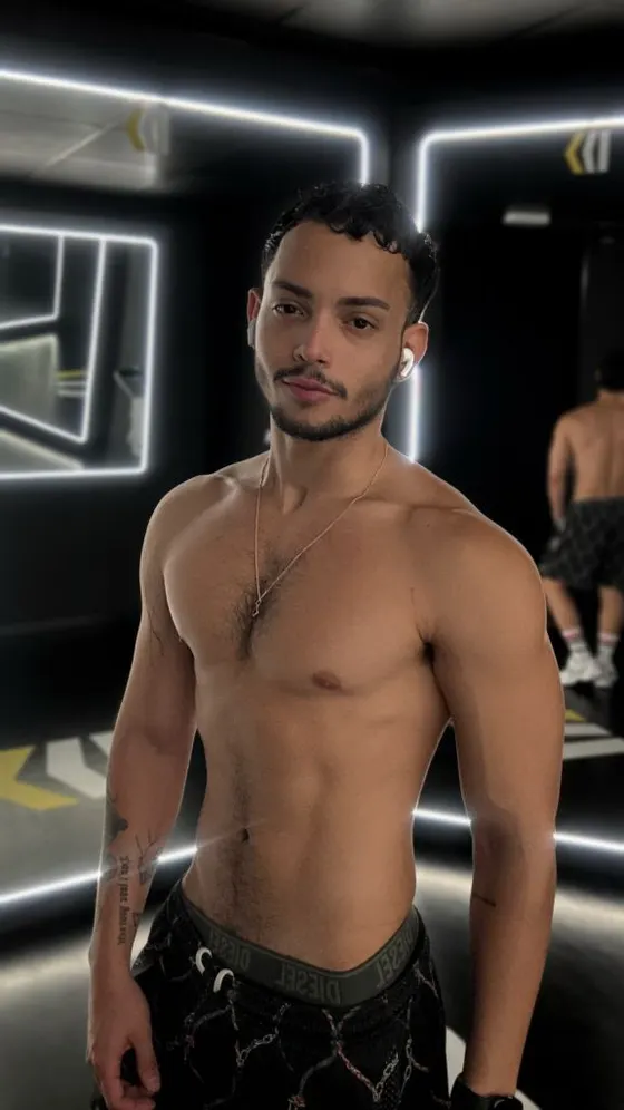 Finn, male escort in Dubai โ photo 8
