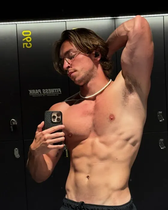 Gabriel, Russian male escort in Dubai โ photo 8