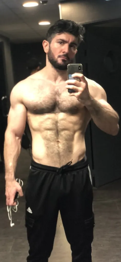 Gabriel, male escort in Dubai โ photo 2
