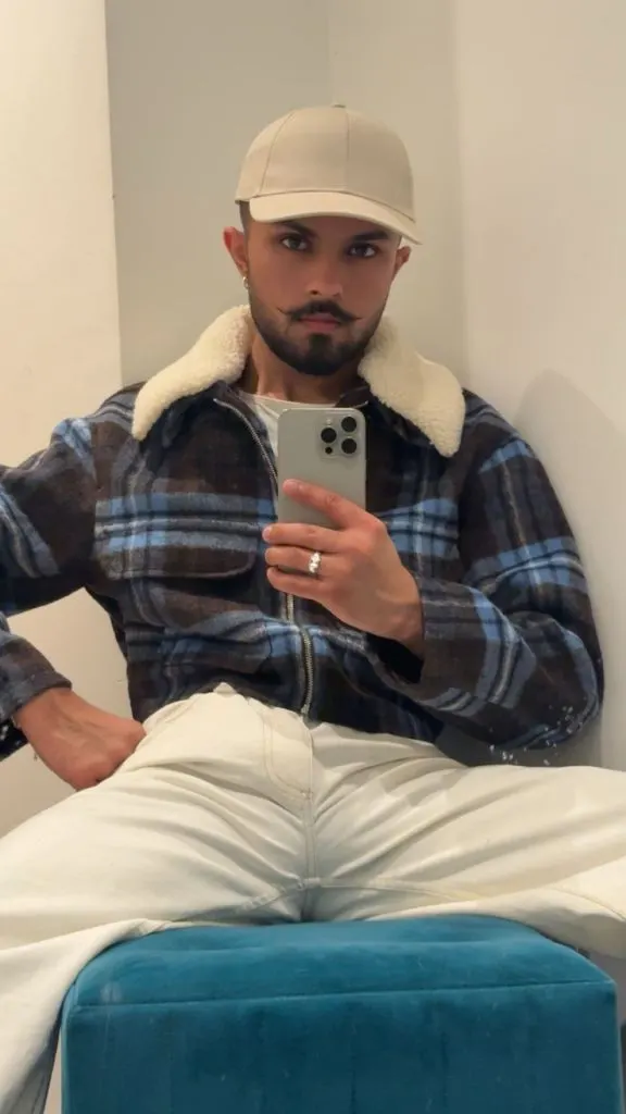 Gio, male escort in Dubai