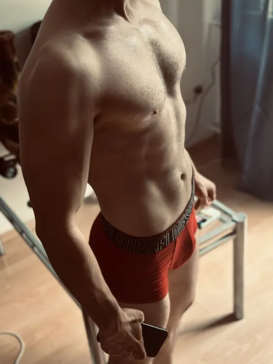 Henry, male escort in Dubai โ photo 15