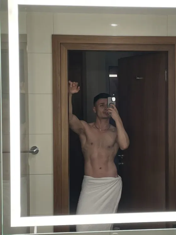 Henry, male escort in Dubai โ photo 18
