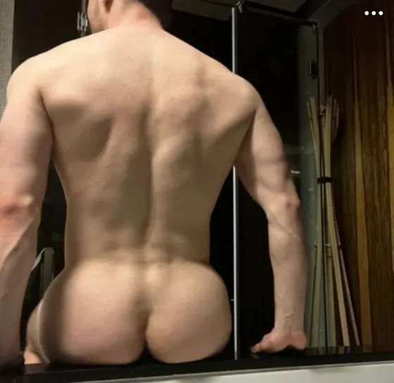 Henry, male escort in Dubai โ photo 6