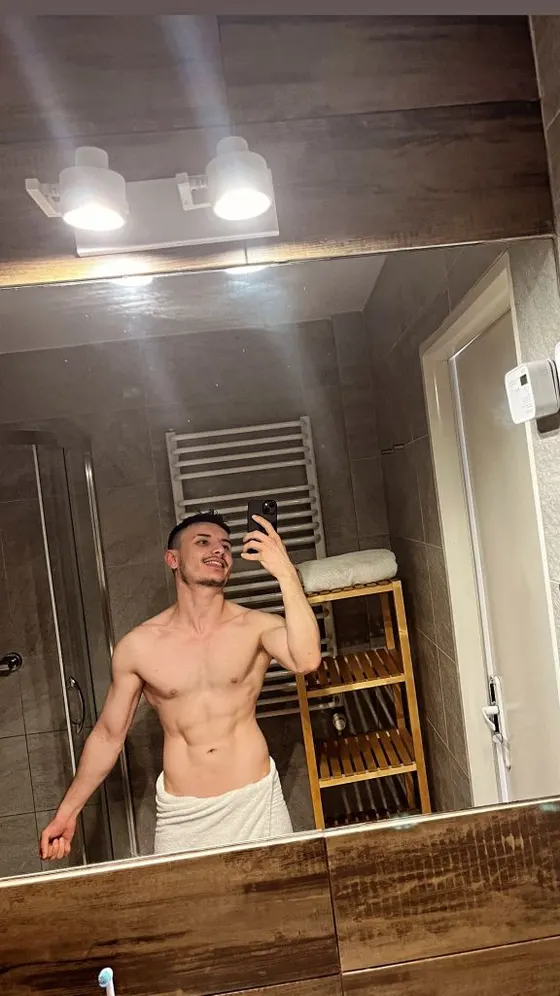 Henry, male escort in Dubai โ photo 9