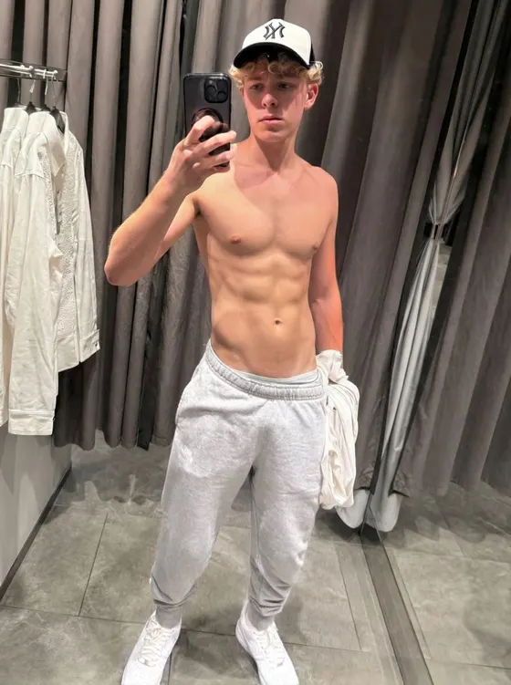 Hugo, male escort in Dubai โ photo 2