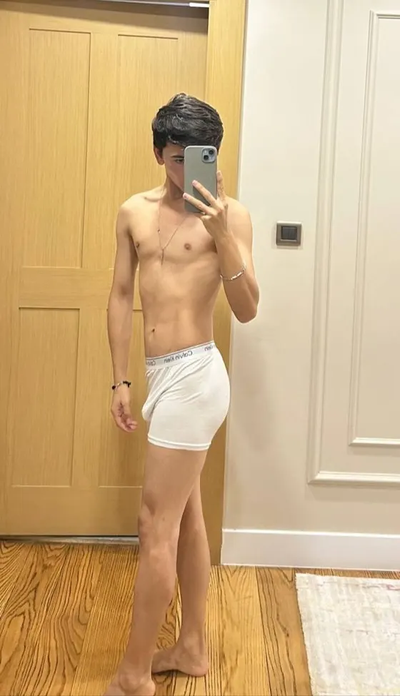 Hugo, Asian male escort in Dubai — photo 16