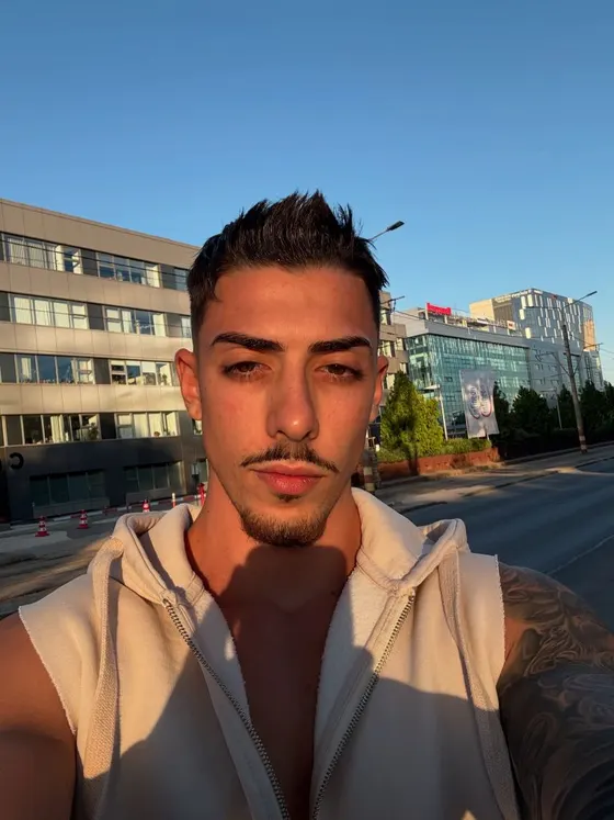 Igor, male escort in Dubai โ photo 4