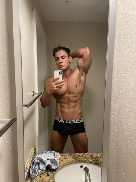Ivan, Russian male escort in Dubai โ photo 12