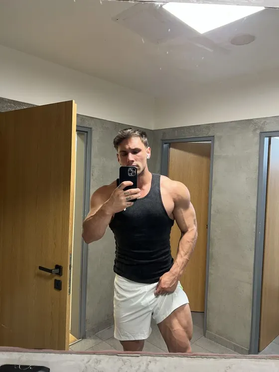 Ivan, Russian male escort in Dubai โ photo 3