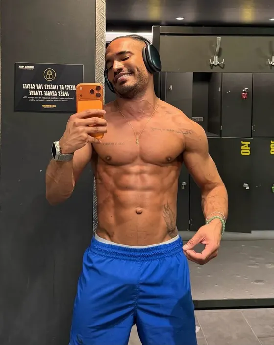 Jake, male escort in Dubai โ photo 17