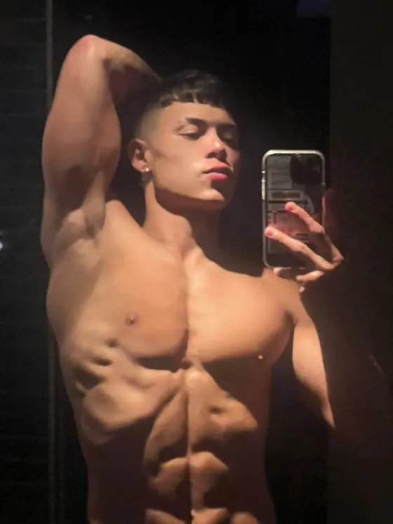 Julian, Brazilian male escort in Dubai โ photo 7