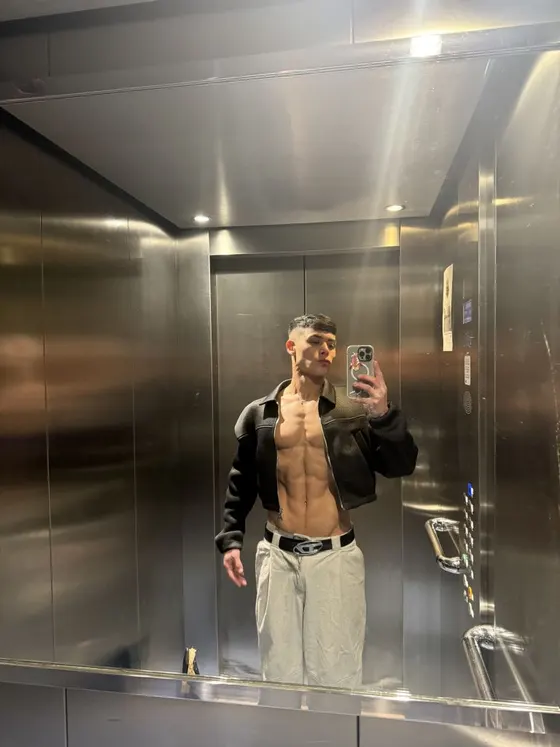 Julian, Brazilian male escort in Dubai โ photo 8