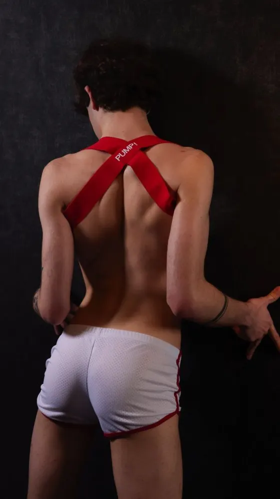 Julian, male escort in Dubai โ photo 17