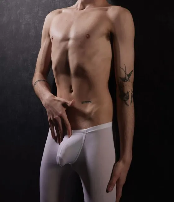 Julian, male escort in Dubai โ photo 3