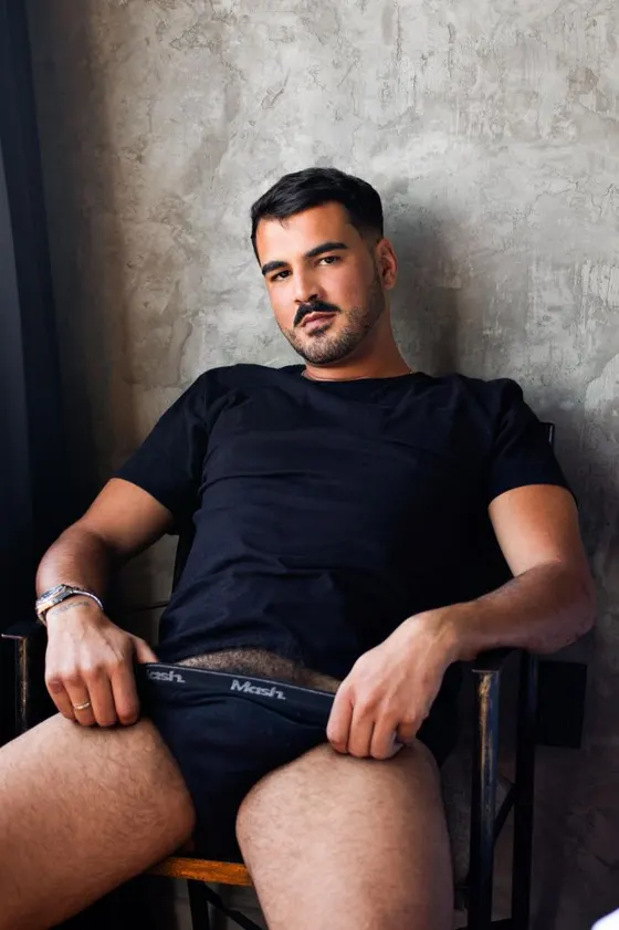 Julian, male escort in Dubai โ photo 4