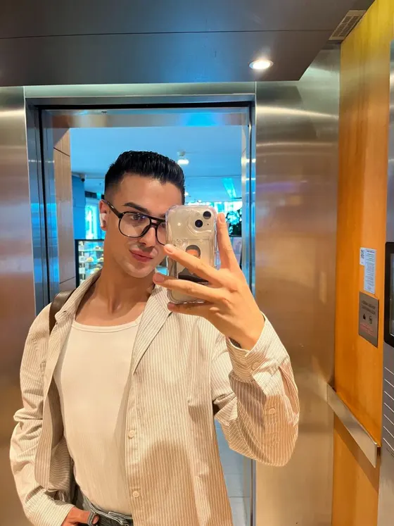 Julian, male escort in Dubai โ photo 18